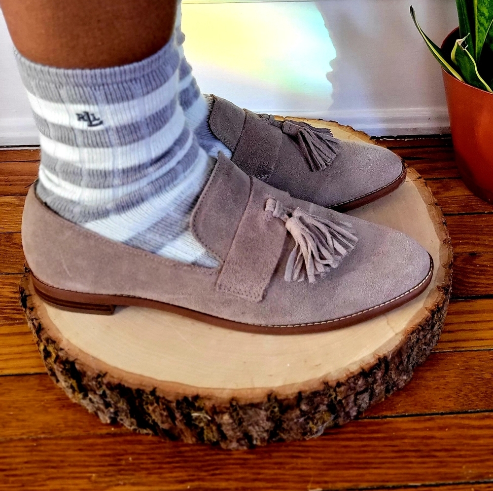Beige/tan women's tassle loafer size 9.5
